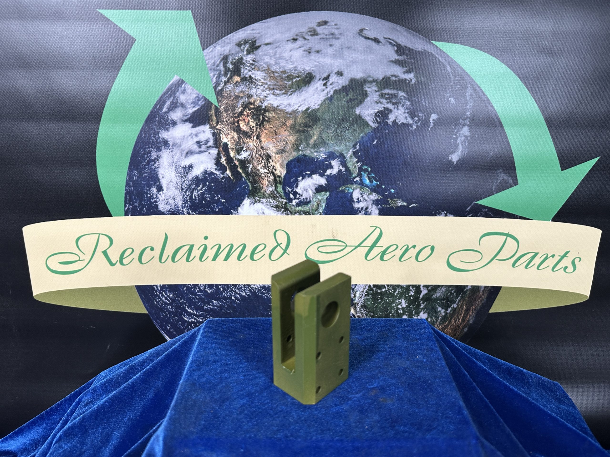 BLOCK - BEARING - REAR WING SPAR FITTING