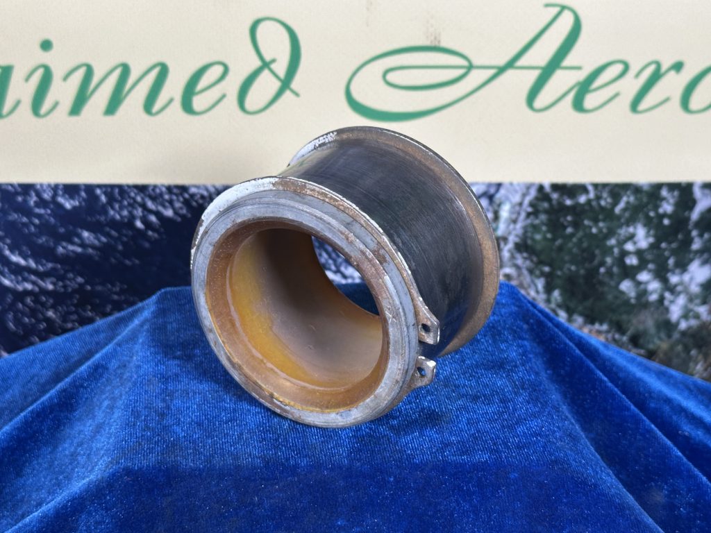 BUSHING - MAIN LANDING GEAR WITH LOCKING C CLIPS