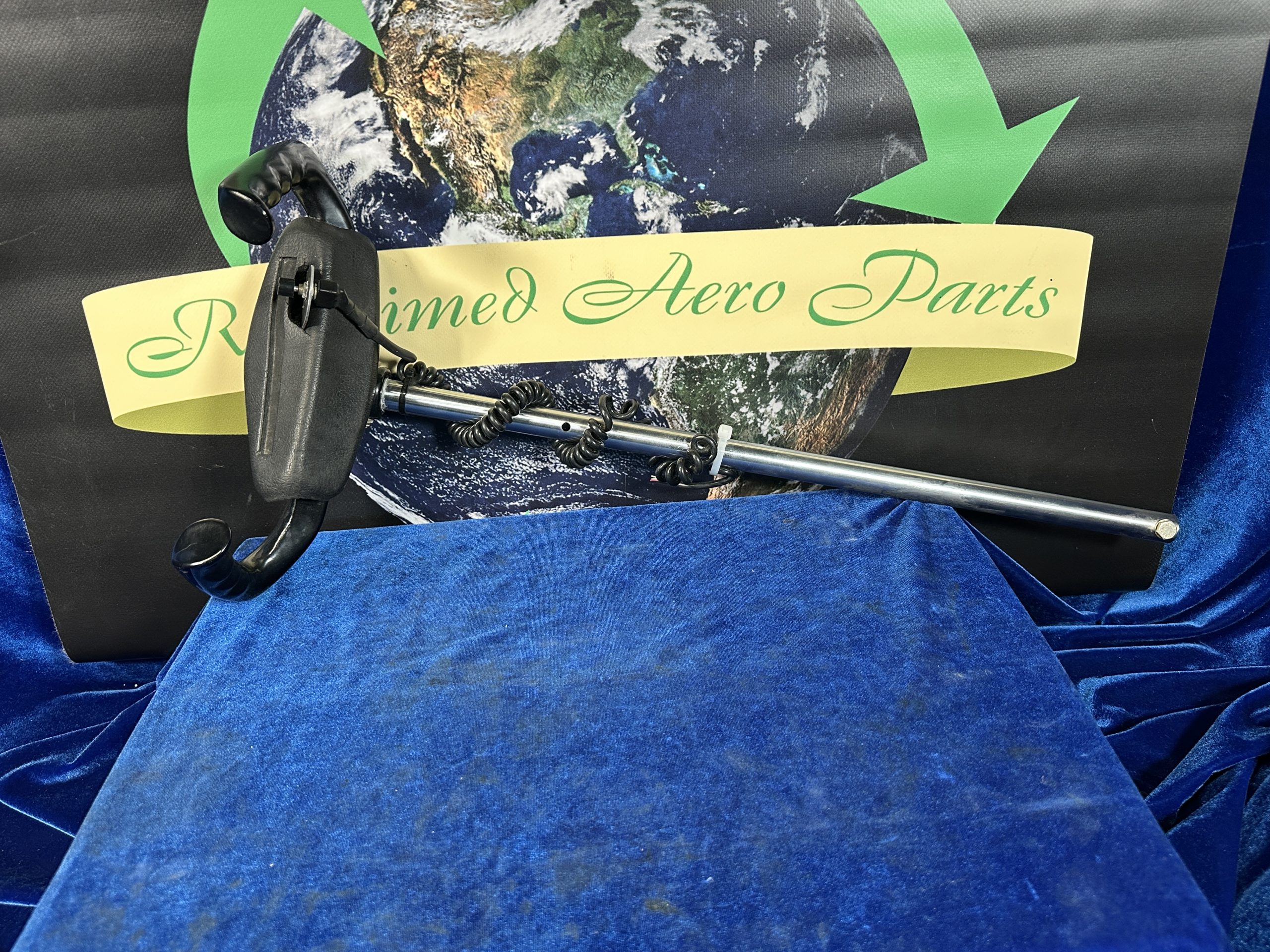 CONTROL COLUMN - PILOT WITH PUSH TO TALK