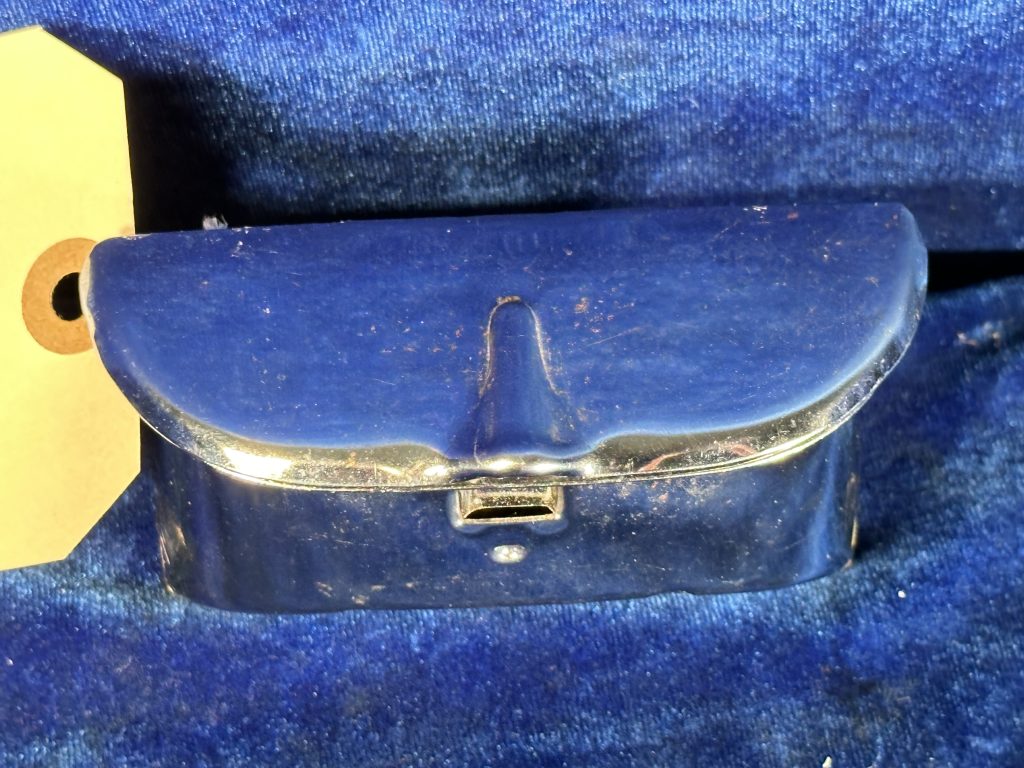 ASH TRAY - REAR ARMREST