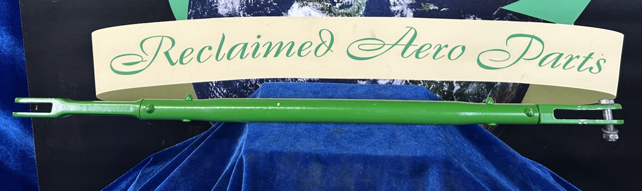 TUBE ASSY RH MAIN GEAR GEAR BOX TO SPAR BELLCRANK (23.25in LONG)