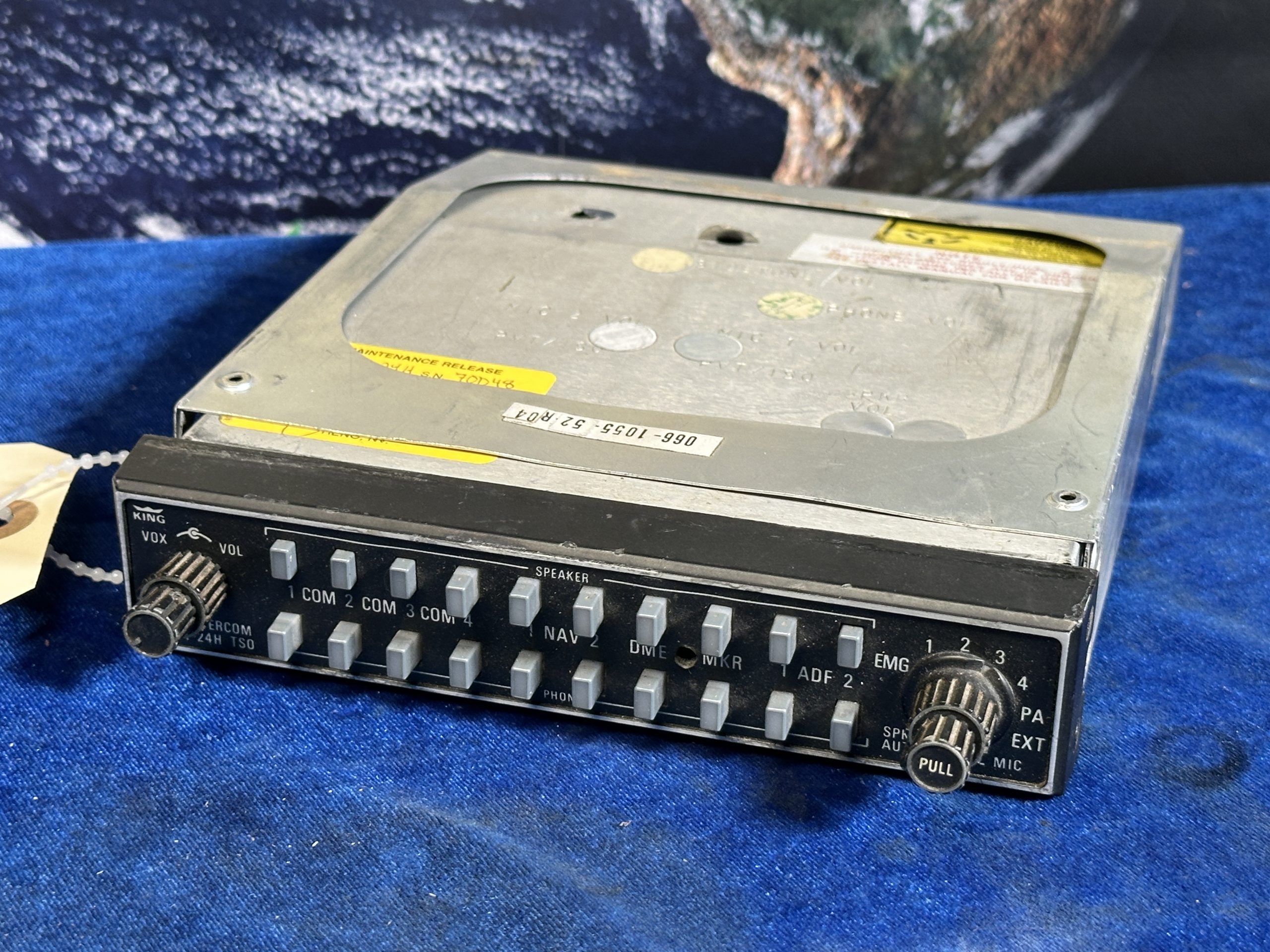 AUDIO PANEL & TRAY (KING RADIO) 14-24volt