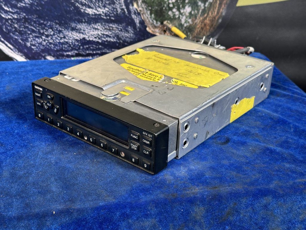 TRANSPONDER (MODE C) + TRAY & HARNESS PIGTAIL (GARMIN)