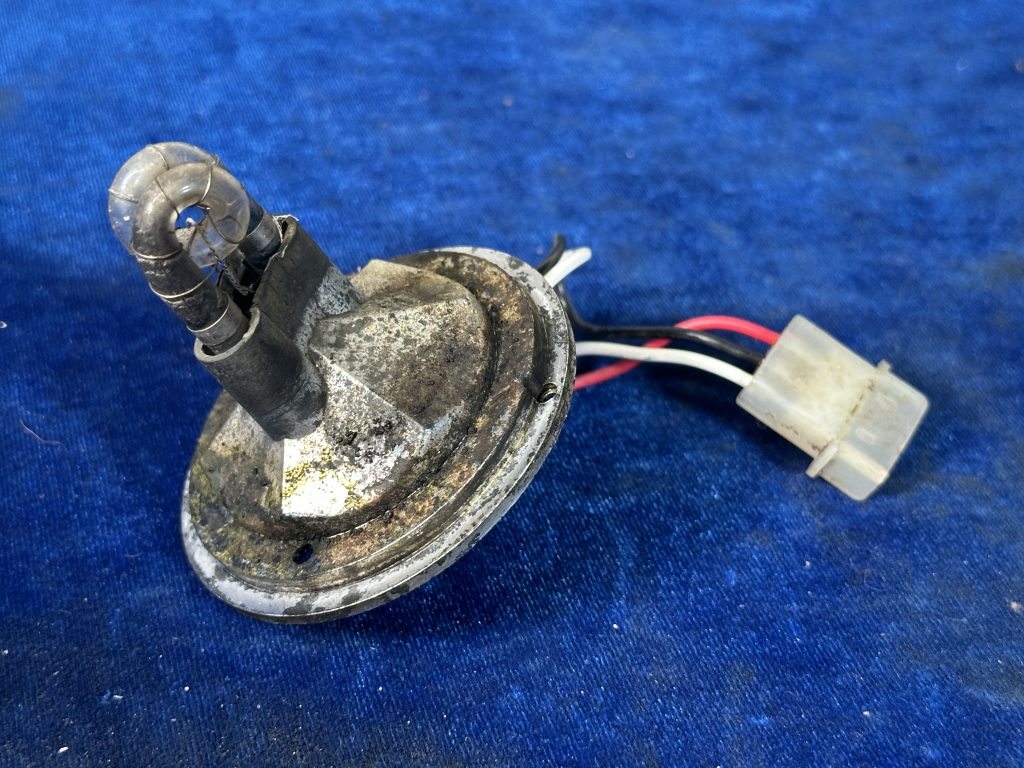 STROBE TUBE ASSY (WHELEN) FUNCTION TESTED WORKING) 12-24v