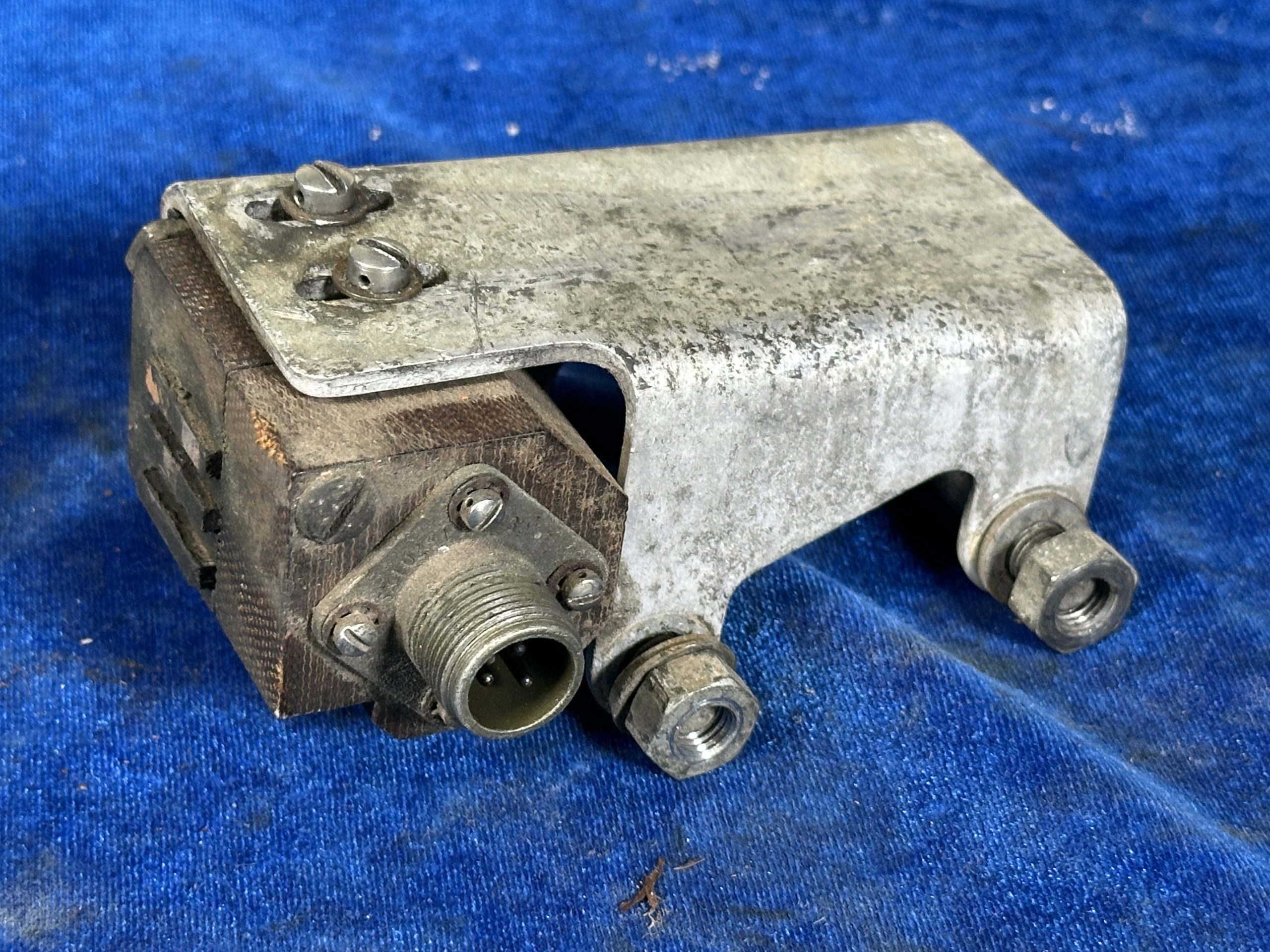 BRUSH BLOCK ASSY - PROPELLER DEICE