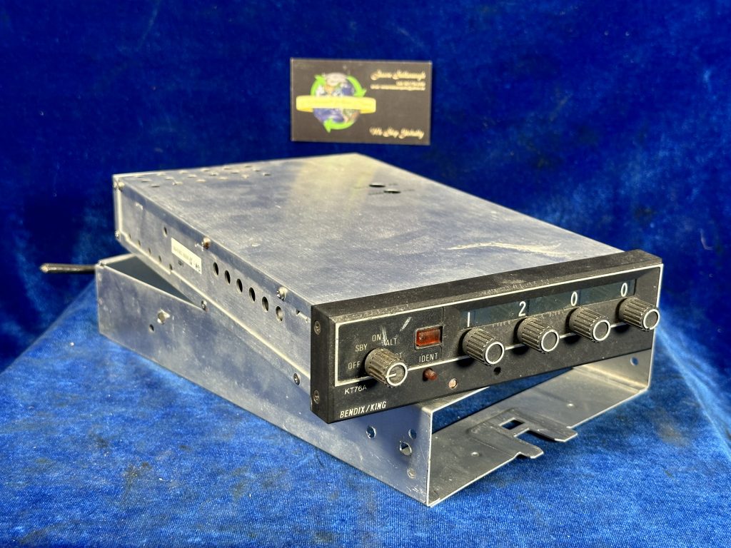 TRANSPONDER WITH TRAY 14volt   (BENDIX KING)