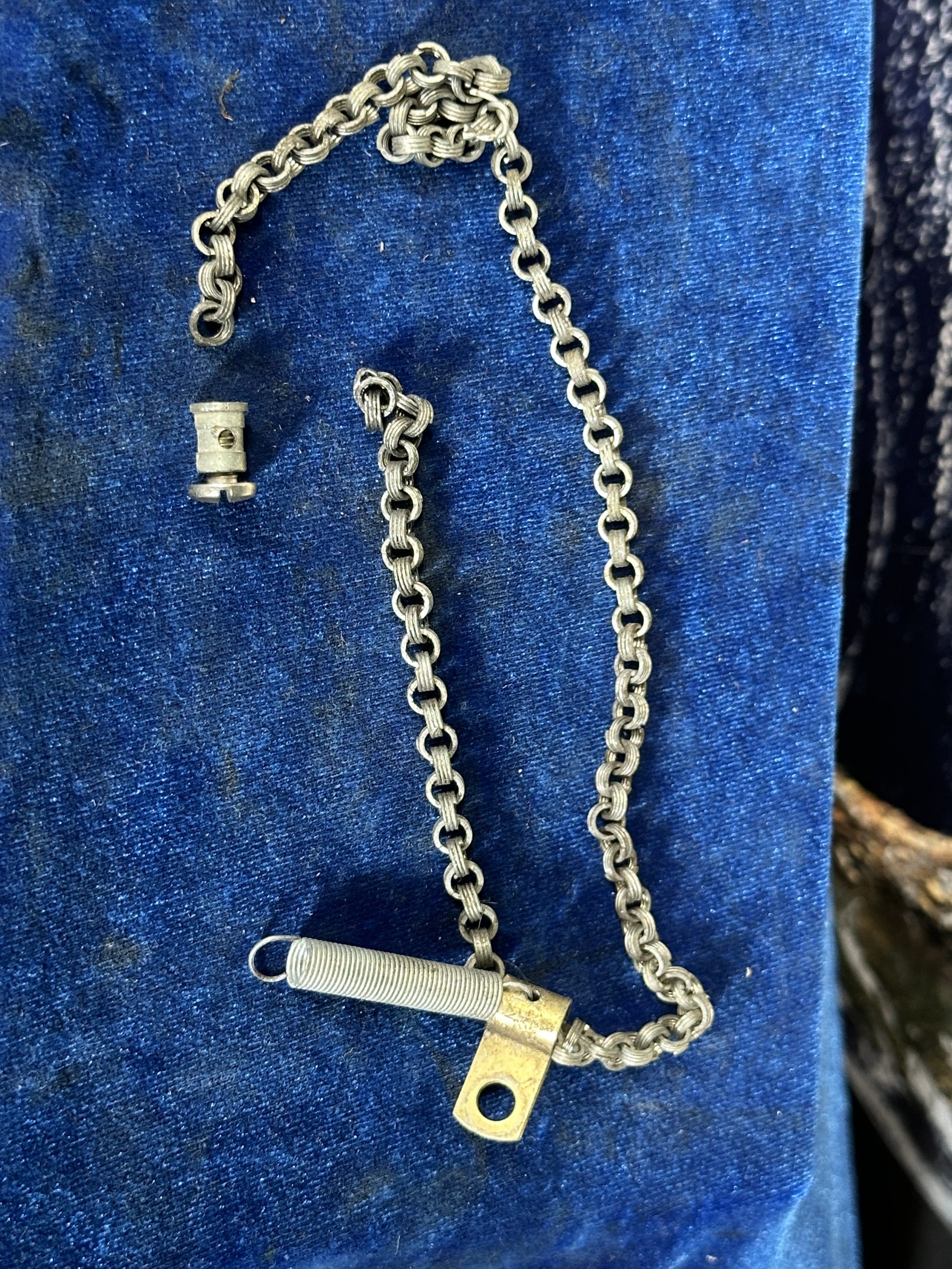 WIRE STOP + CHAIN (PARKING BREAK)